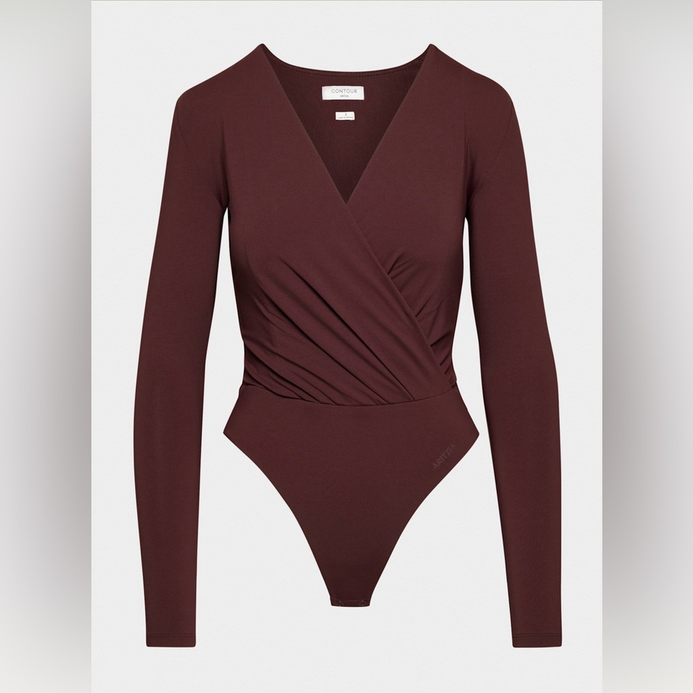 NWT Aritzia Contour Evoke Long sleeve bodysuit Size M